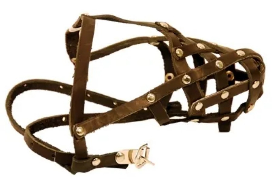 ЗООТЕХНОЛОГИЯ-М №3 Намордник кожаный сетка, для сук породы овчарка, 9мм 30см