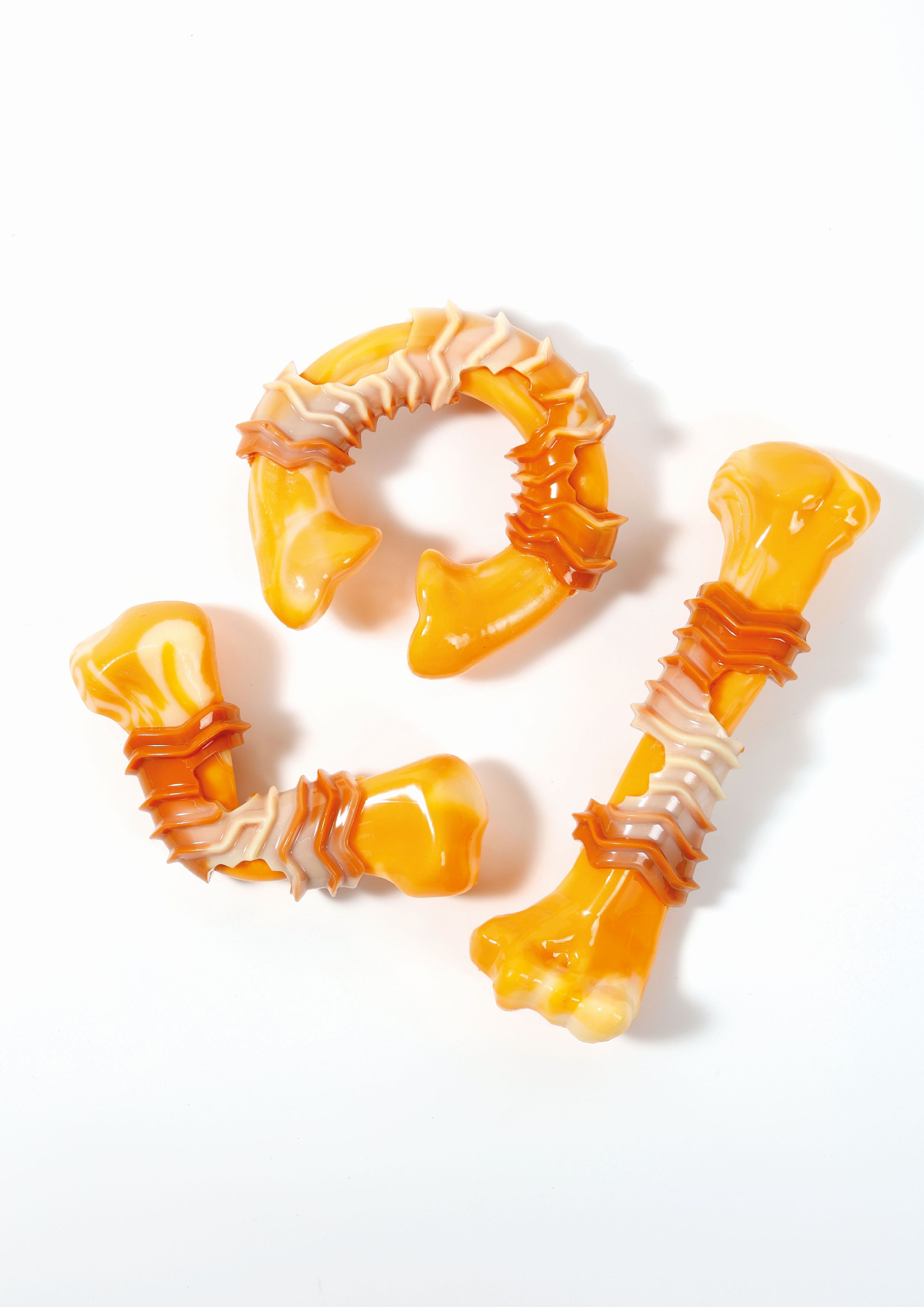 Игрушка для собак Карнивор кость бумеранг, вкус бекона, желтая 12.5 x 6.1 x 3.7 см MPets 10650299