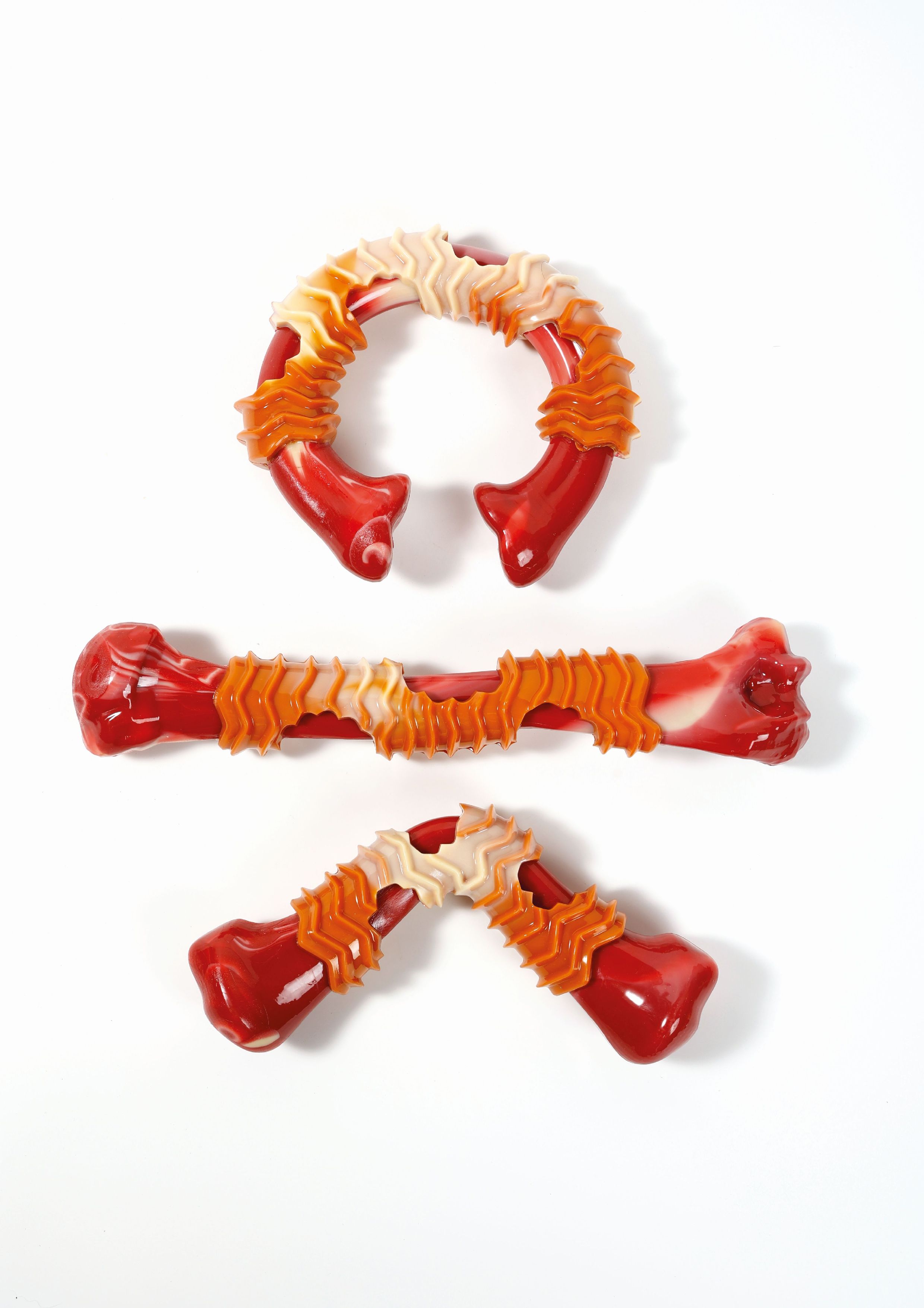 Игрушка для собак Карнивор круглая кость, вкус бекона, красная 14 x 13.7 x 4.1 см MPets 10650599