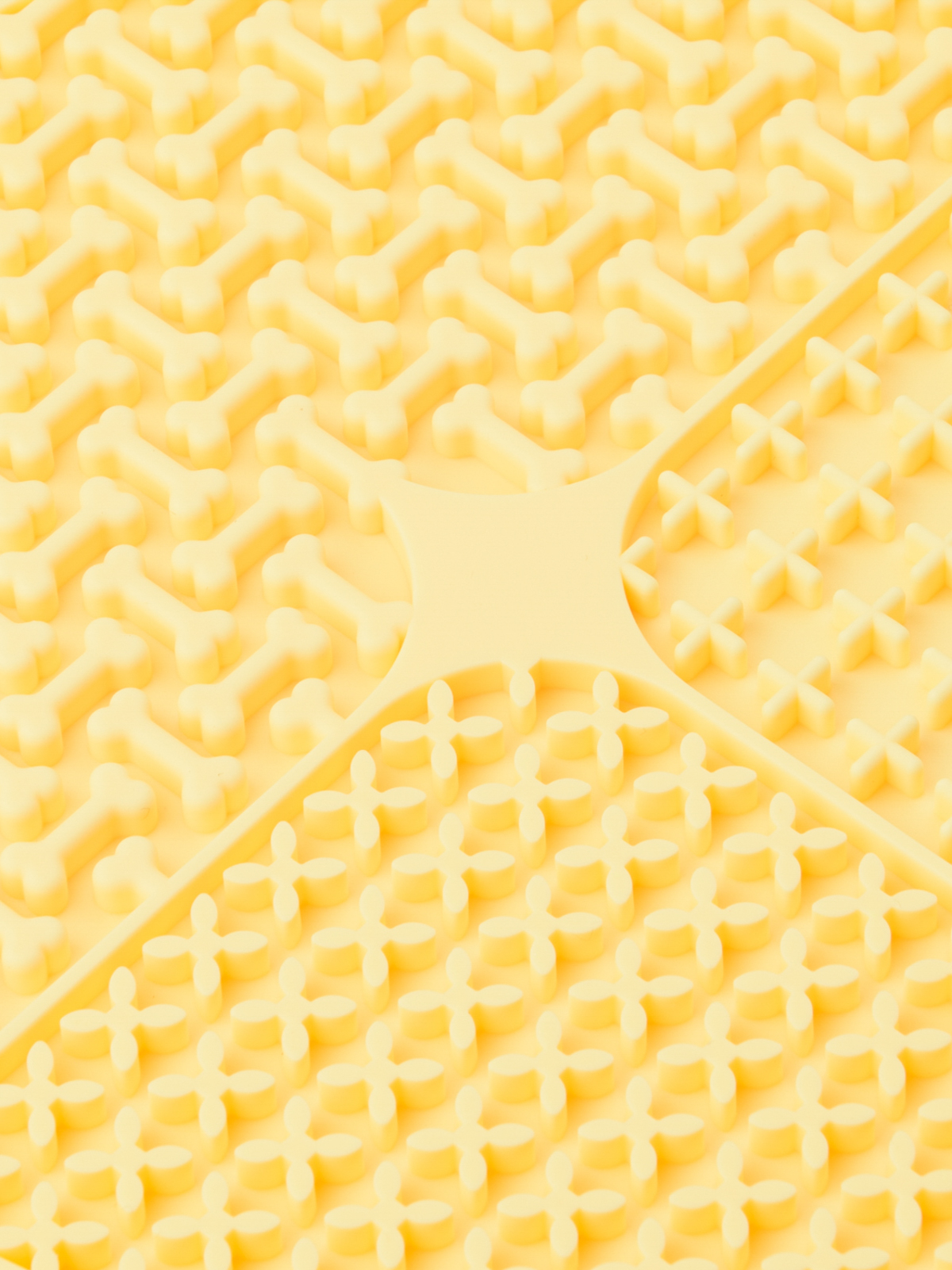 Лизательный коврик Mr.Kranch для медленного поедания силиконовый диаметр 20 см желтый с лопаткой