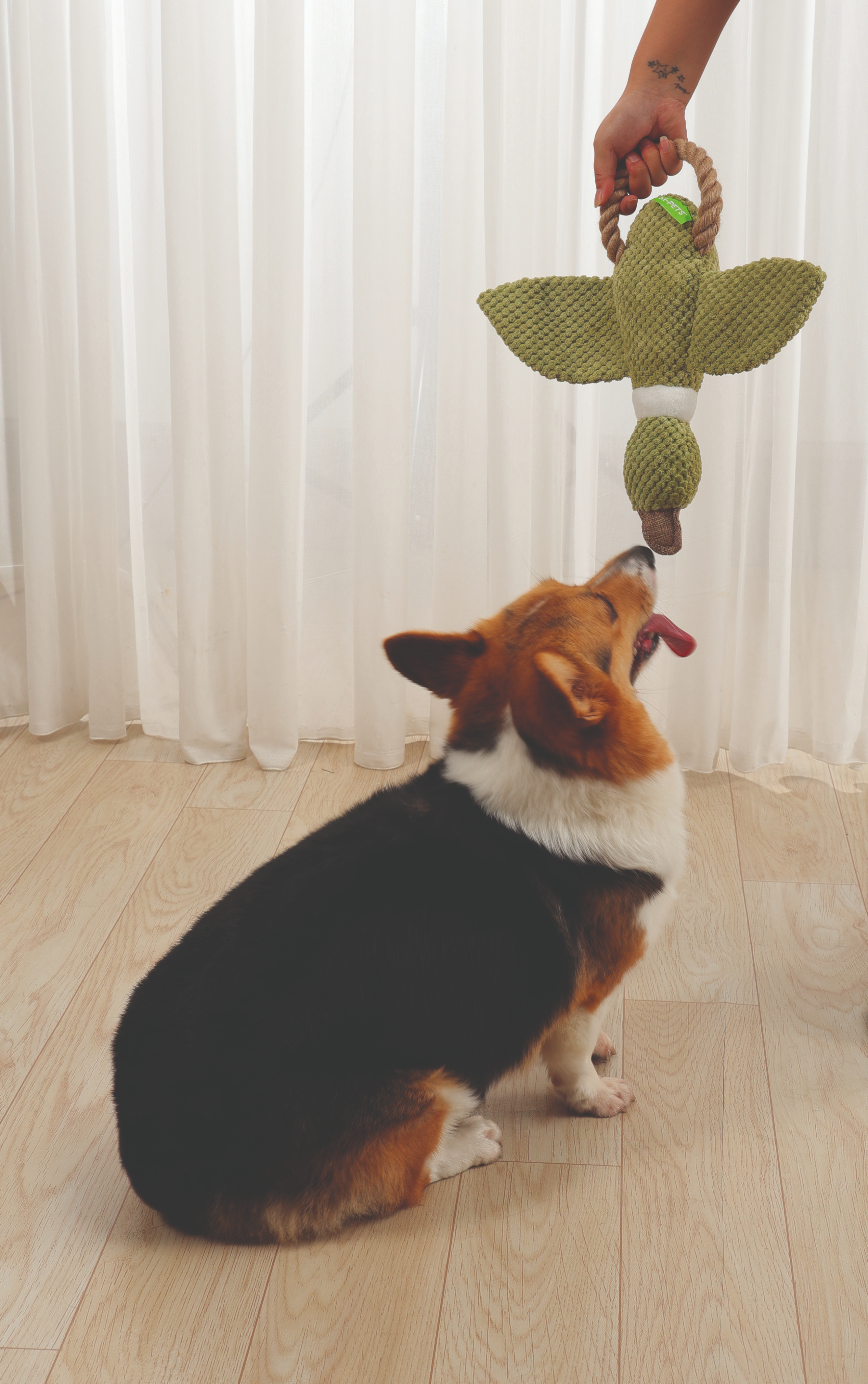 Игрушка мягкая для собак Утка Бак 35 x 30 x 9 см Mpets